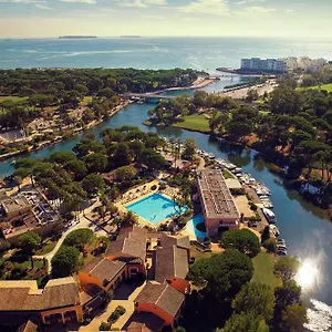 3* Holiday park Pierre & Les Rives De Cannes